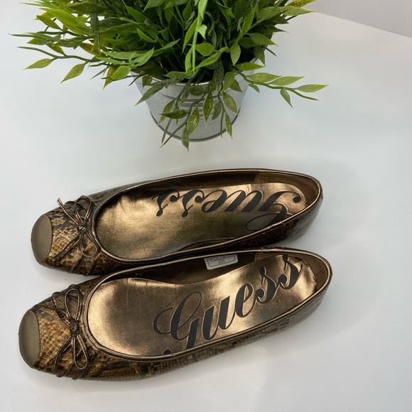 Guess Gold Metallic Flats Size 6 - Picture 3 of 5